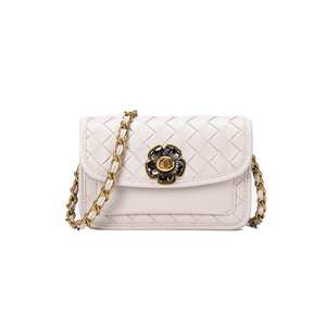 Élégant sac de soirée tissé en cuir végétalien avec logo de serrure de fleur personnalisé